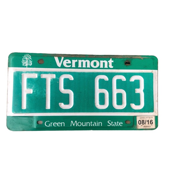 Vermont License Tag Green Mountain State FTS 663 Retired August 2016 Authentic - Picture 1 of 12